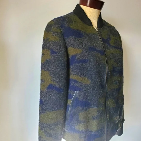 SUPERDRY Evie wool bomber. Size medium - Picture 2 of 15